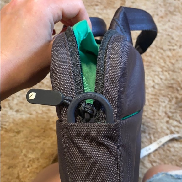 Incase laptop case - Picture 4 of 6